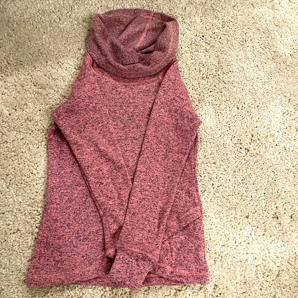 These are all winter sweaters long and short sleeves, all lightweight. Size S/ES